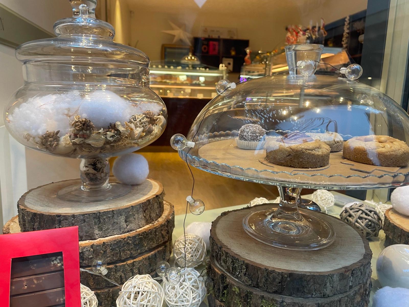Pâtisserie Chez Ninon — Les Pâtisseries de Ninon, rue Buffon à Semur-en-Auxois